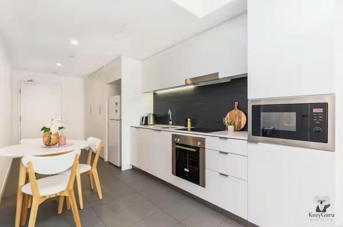 Apartment Kozyguru Fortitude Valley Amazing View 2bed + Free Parking Qfv010 *